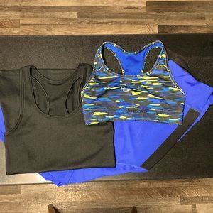 Women’s athletic apparel size small